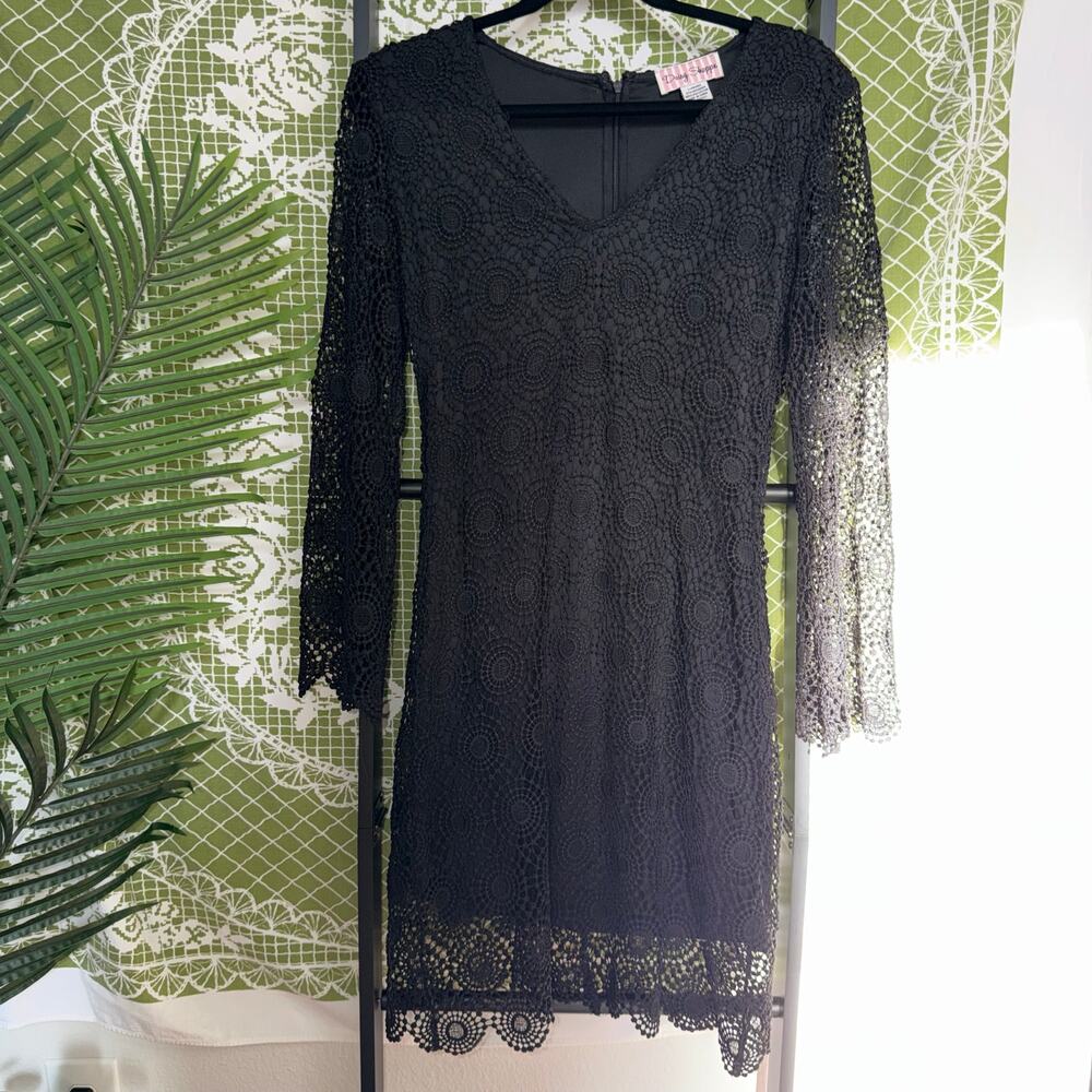 🖤 Vintage-Inspired Black‎ Crochet Lace Mini Dress 🖤